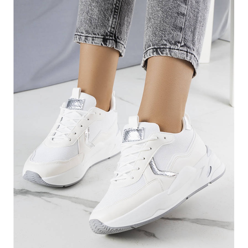 BM Sneakers bianche con inserti argento di Doris bianco 1