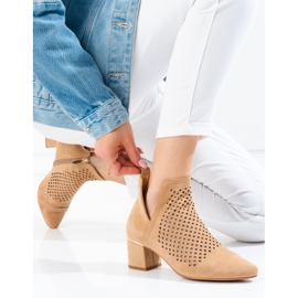 Stivali da donna traforati su tacco basso Vinceza beige 1