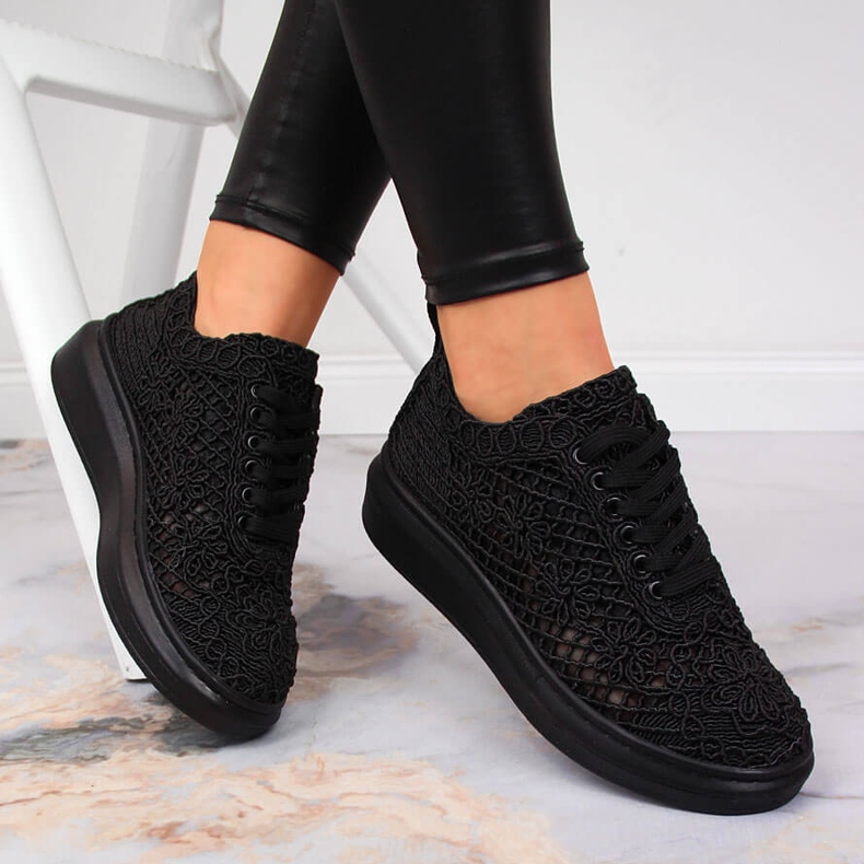 Scarpe stringate da donna sulla piattaforma nera Artiker 50C1114 nero 1
