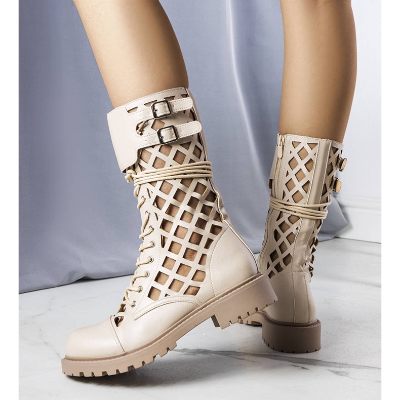 PA1 Stivali traforati beige di Minks 1