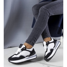 BM Sneaker Genevieve nere con plateau nero 1