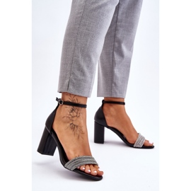 Eleganti sandali con tacco alto in zirconi neri Laurene nero 2
