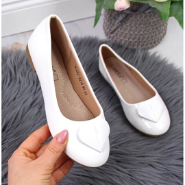 Ballerine da bambina con cuore bianco di Vinceza bianca 1