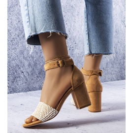 BM Sandali a blocchi beige di Patience 1