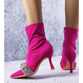 Stivaletti rosa decorati con strass di Caisse 1