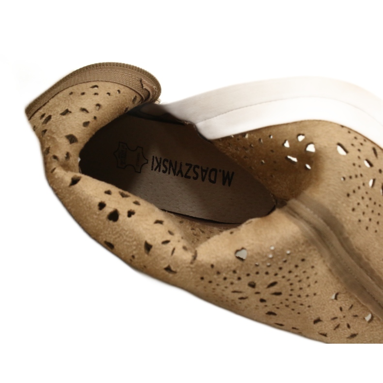 M.Daszyński Stivali beige in pelle scamosciata da donna aperta 6