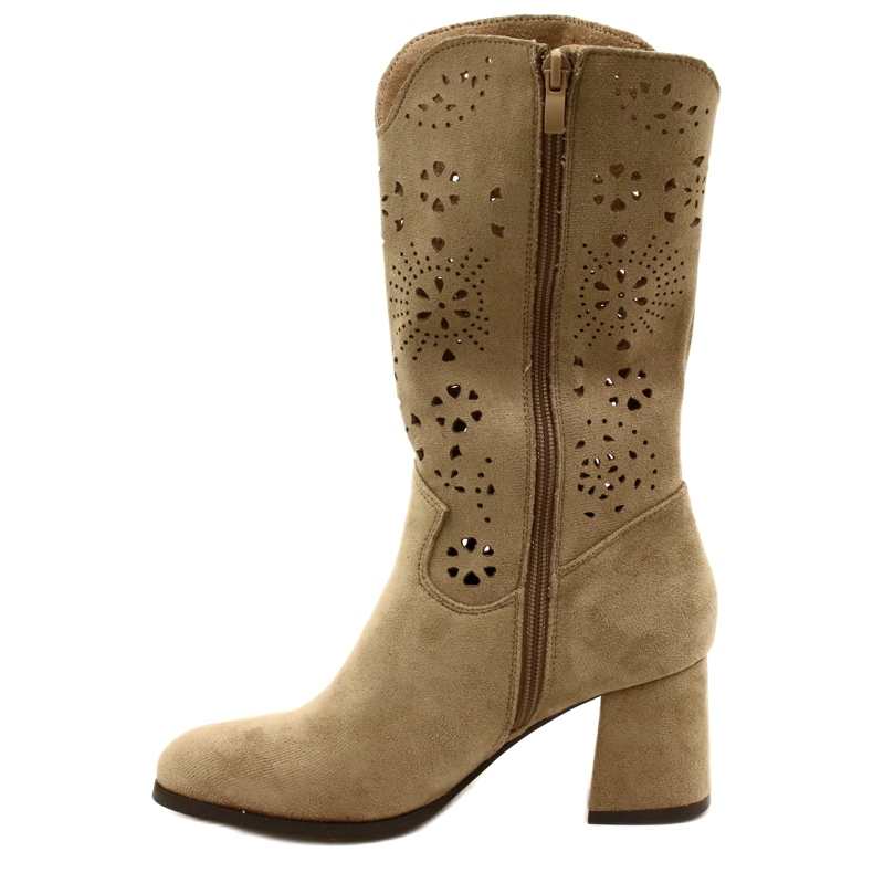 M.Daszyński Stivali beige in pelle scamosciata da donna aperta 2