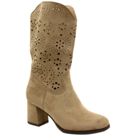 M.Daszyński Stivali beige in pelle scamosciata da donna aperta 1