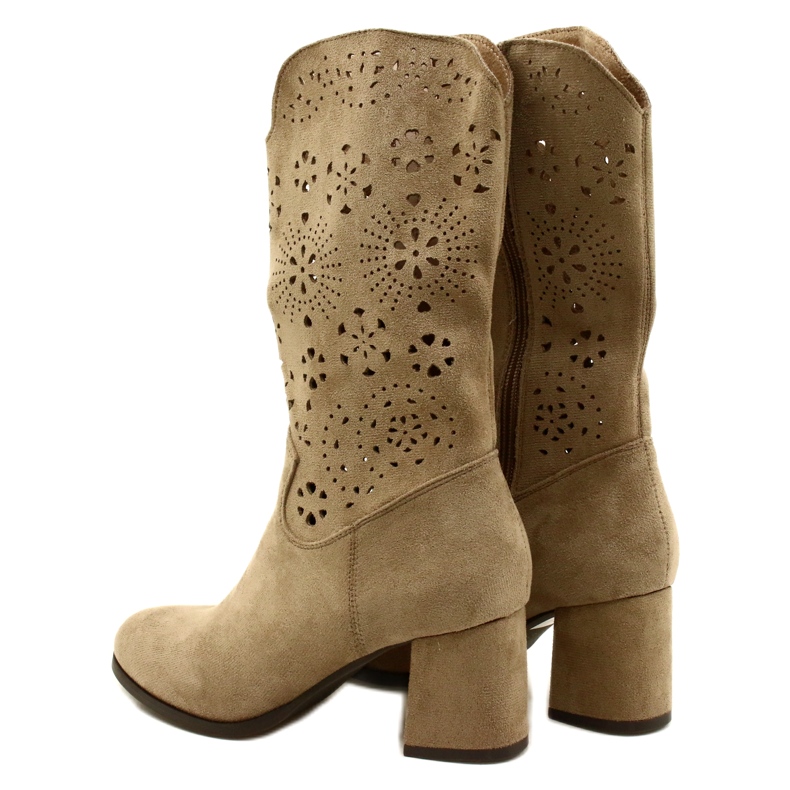 M.Daszyński Stivali beige in pelle scamosciata da donna aperta 4