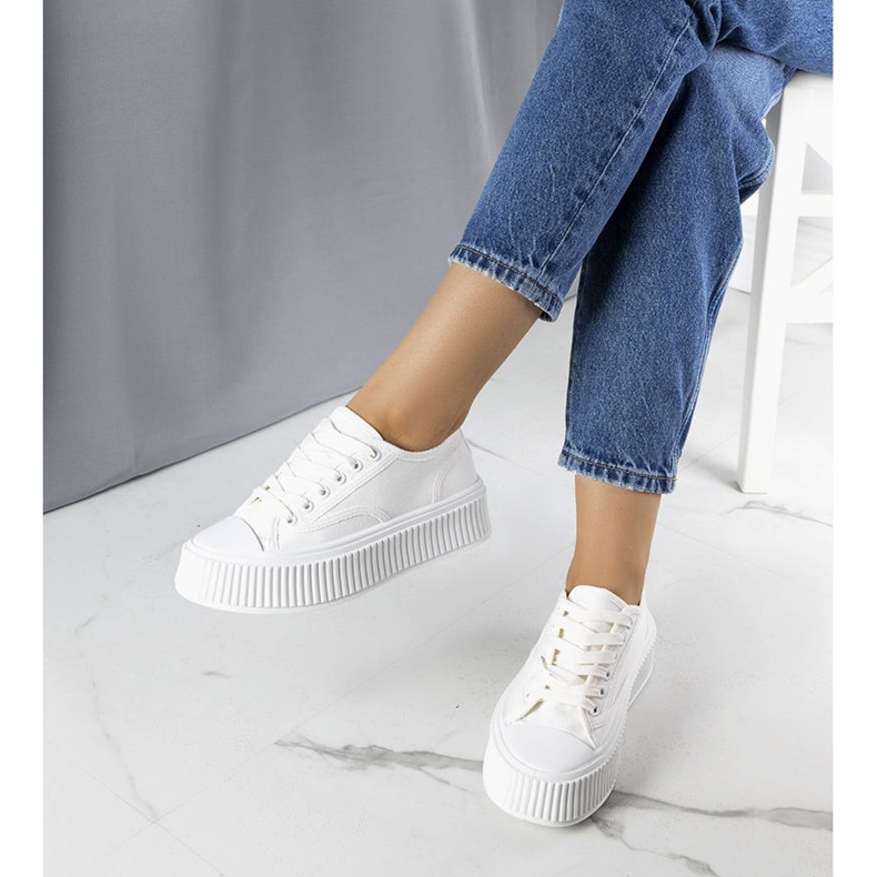 Sneakers bianche con plateau di Delores bianco 1