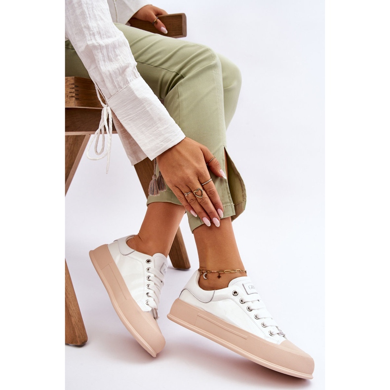 Sneakers con piattaforma laccata da donna GOE LL2N4020 Bianche bianco 1