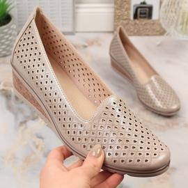 Scarpe con zeppa traforate beige scintillanti da donna Potocki SZ12018 2