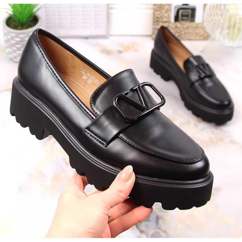 Scarpe da donna con tacco alto e plateau nero Vinceza 16380 1