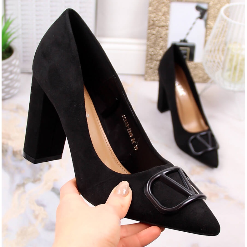 Décolleté con tacco in camoscio nero Vinceza 2246 1