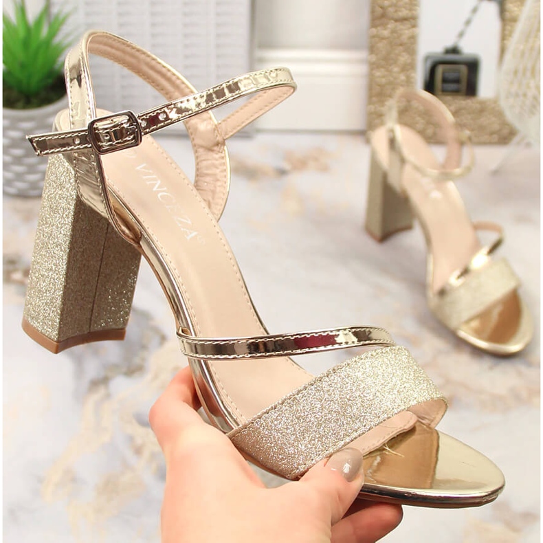 Sandali da donna in broccato d'oro sul palo Vinceza 2255 1