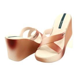 Ciabatte con zeppa Ipanema 83423 Colore Fem AI973 Beige/Marrone 4