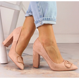 Décolleté con tacco in camoscio beige Vinceza 2246 1