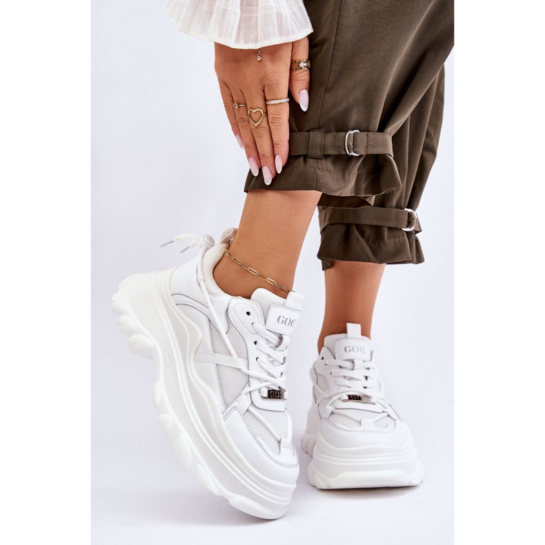 Scarpe sportive su una piattaforma massiccia GOE LL2N4029 Bianco bianca 1