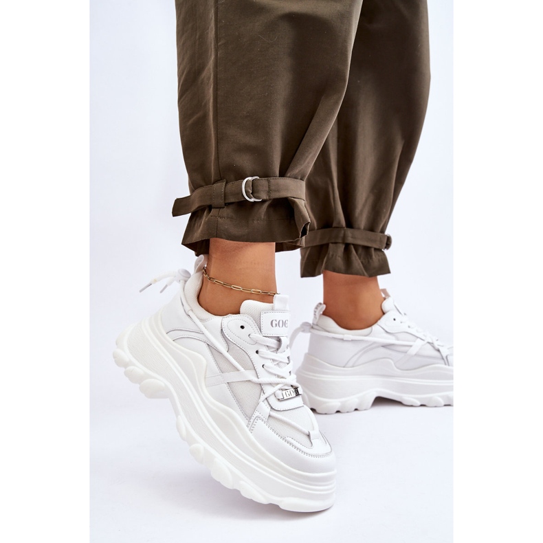 Scarpe sportive su una piattaforma massiccia GOE LL2N4029 Bianco 2