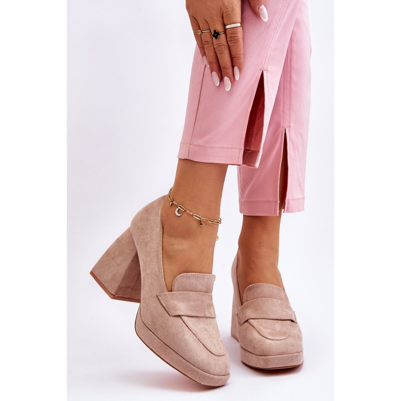 Vinceza Décolleté in pelle scamosciata su tacco grosso e plateau beige Adriel 1
