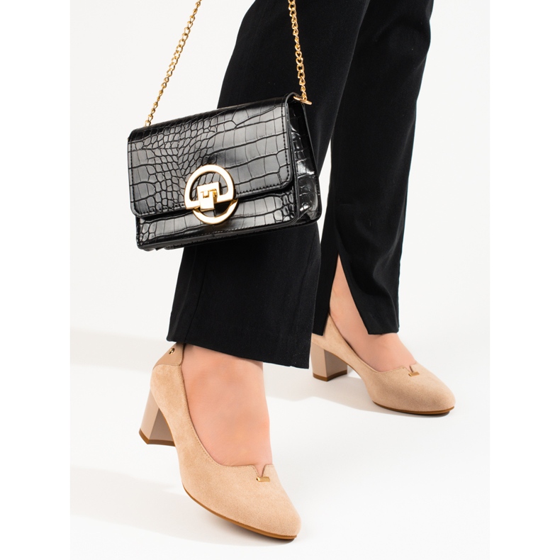 Eleganti décolleté da donna in camoscio su tacco basso Vinceza beige 1