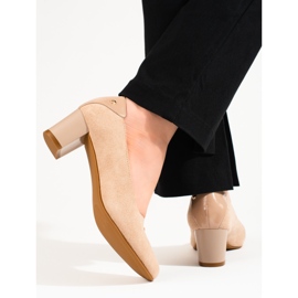 Eleganti décolleté da donna in camoscio su tacco basso Vinceza beige 2
