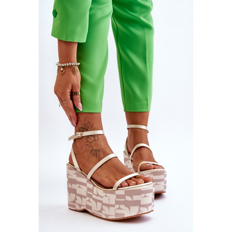 FS1 Sandali Alla Moda Con Zeppa Con Motivi Beige Claria marrone 1