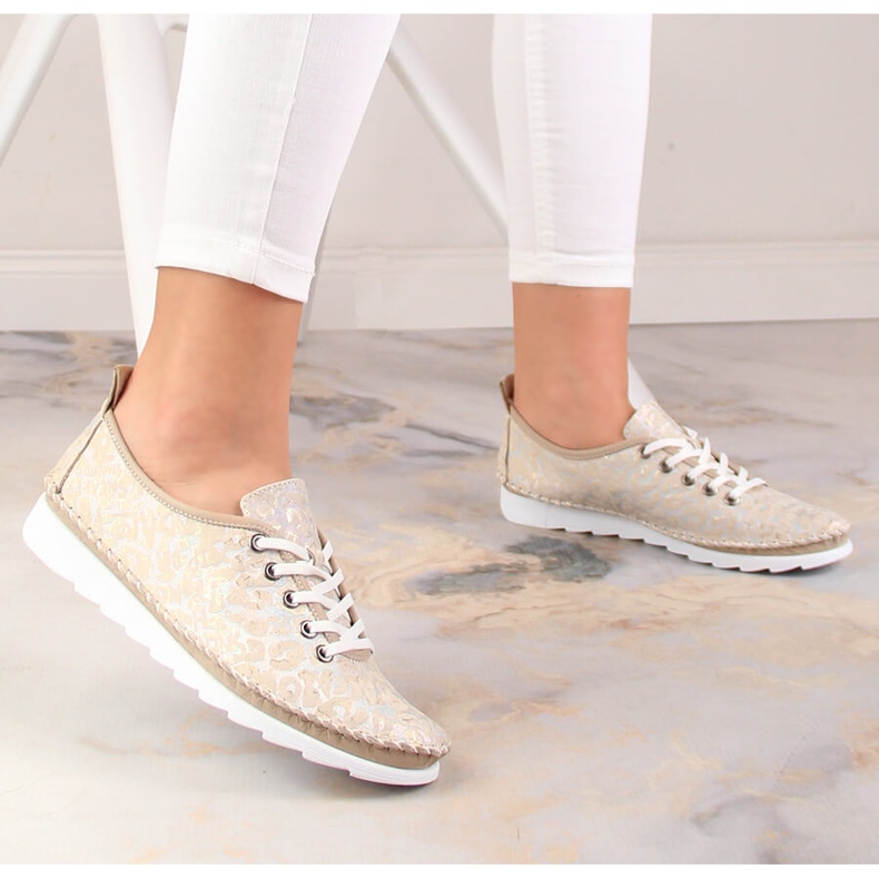 Scarpe sportive da donna leggere in pelle beige Artiker 52C0691 2