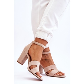 Sandali alla moda con tacco alto in camoscio beige Aubrey marrone 2