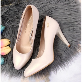 Décolleté tacco alto beige perla di Sergio Leone 2