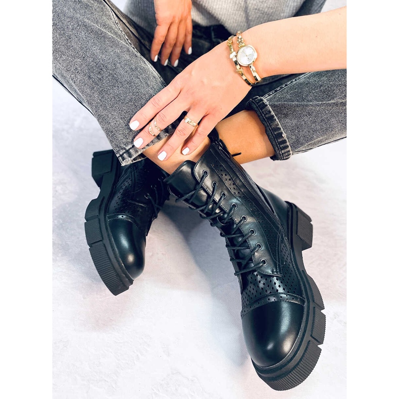 BM Stivali stringati traforati Wyman Black nero 2