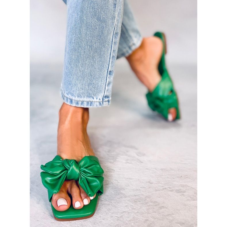 BM Minnen Pantofole con fiocco verde 1