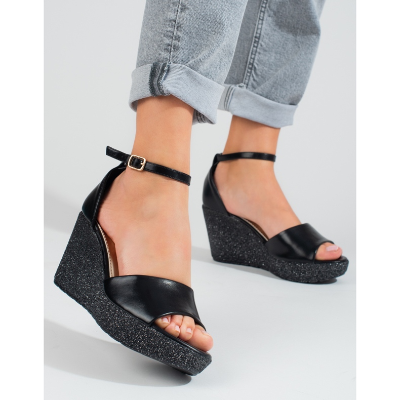 Sandalo donna Shelovet nero con zeppa alta 1