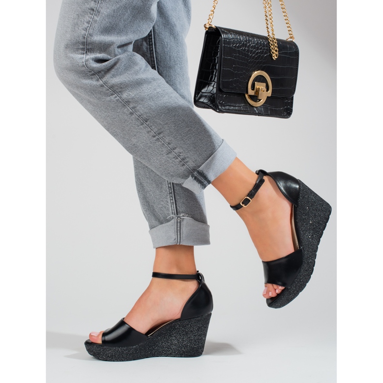 Sandalo donna Shelovet nero con zeppa alta 2