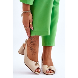 Sandali in pelle beige alla moda con tacco alto Hette 1