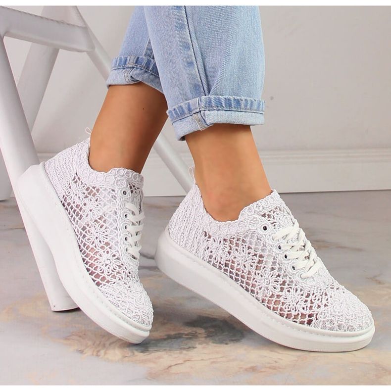 Scarpe stringate da donna sulla piattaforma bianca Artiker 50C1115 bianco 2