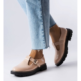 PA1 Scarpe laccate beige di Vaden 1