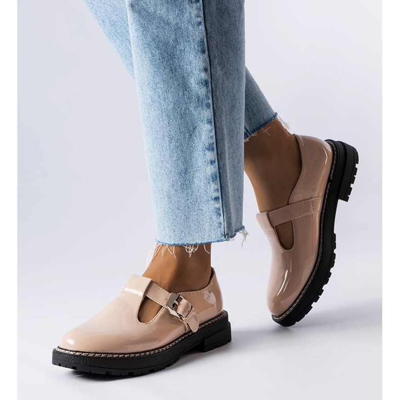 PA1 Scarpe laccate beige di Vaden 1
