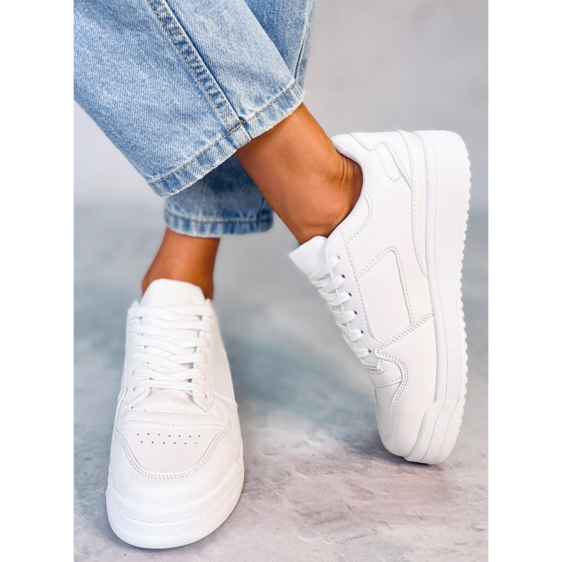 PA1 Sneakers da donna di colore bianco Nicholls 1