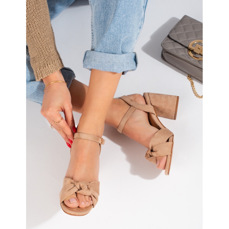 Sandali Vinceza in camoscio beige 1