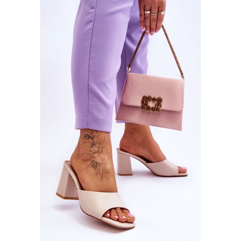 Pantofole Classiche In Pelle Da Donna Beige Loara 2