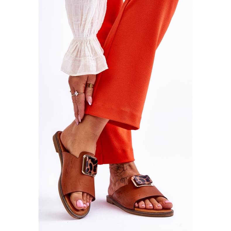 FJ1 Pantofole da donna con elemento decorativo Camel Leonia marrone 2