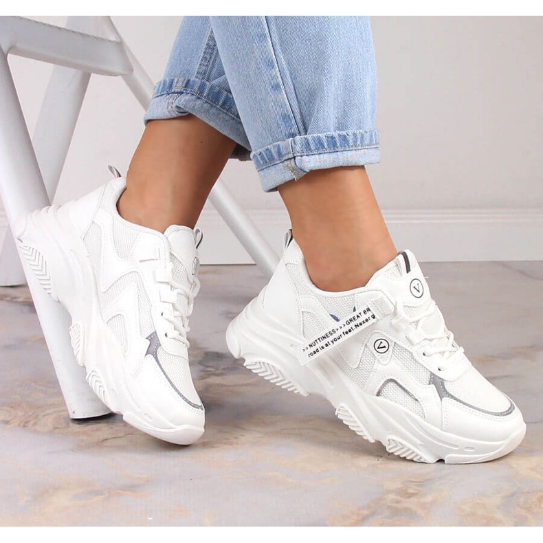 Scarpe sportive da donna sneakers bianche Vinceza 13584 bianca 1