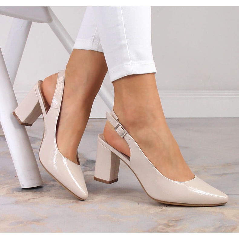 Sandali da donna in vernice beige Sergio Leone SK162 1