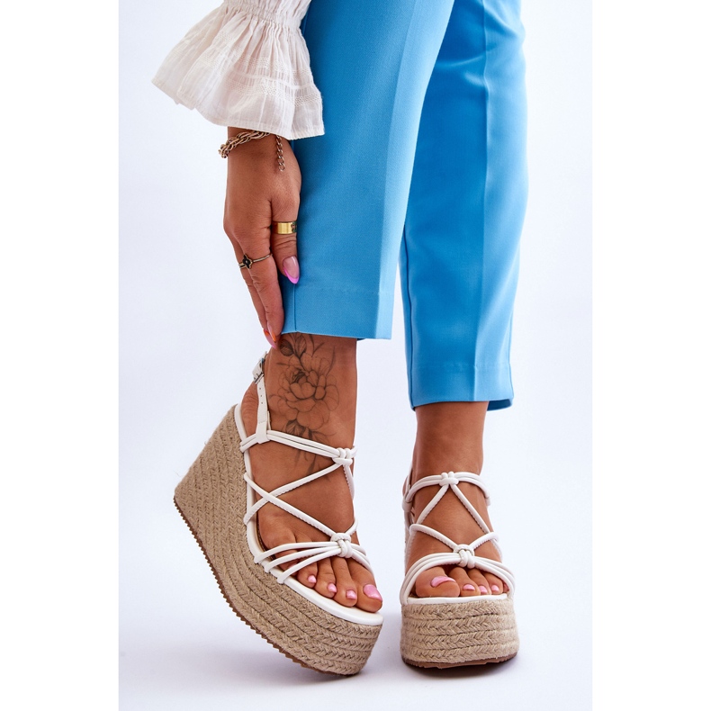 Sandali Alla Moda Con Zeppa Con Treccia Bianca Nessia 1