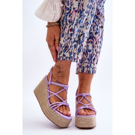 Sandali con zeppa alla moda con zeppa Nessia con treccia viola 1
