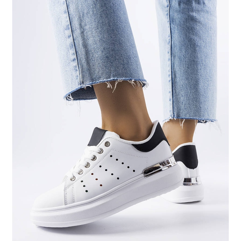 Sneakers bianche con traforo Chalut colorato bianco 1