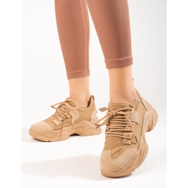 Sneakers beige da donna sulla piattaforma Shelovet 1