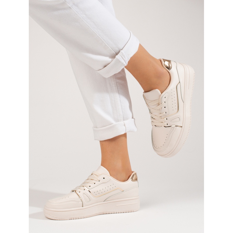 Sneakers beige da donna sulla piattaforma Shelovet 2