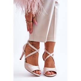 Sergio Leone Sandali alla moda su un tacco alto laccato beige Loressa 1